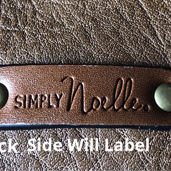 Simply Noelle- fringed bag. - Picture 7 of 9